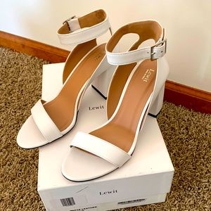 NWT Lewit Block heel sandal white size 39 Italian (us 8 1/2)